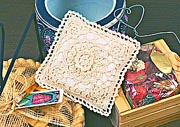 sachet crochet sq ecru (2.5).JPG (20201 bytes)